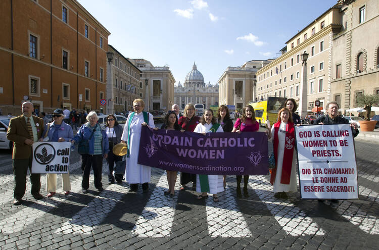 foto de miembros conferencia ordenacion mujeres